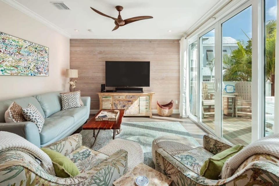 Southernmost View -Pool & Water Views House in Key West