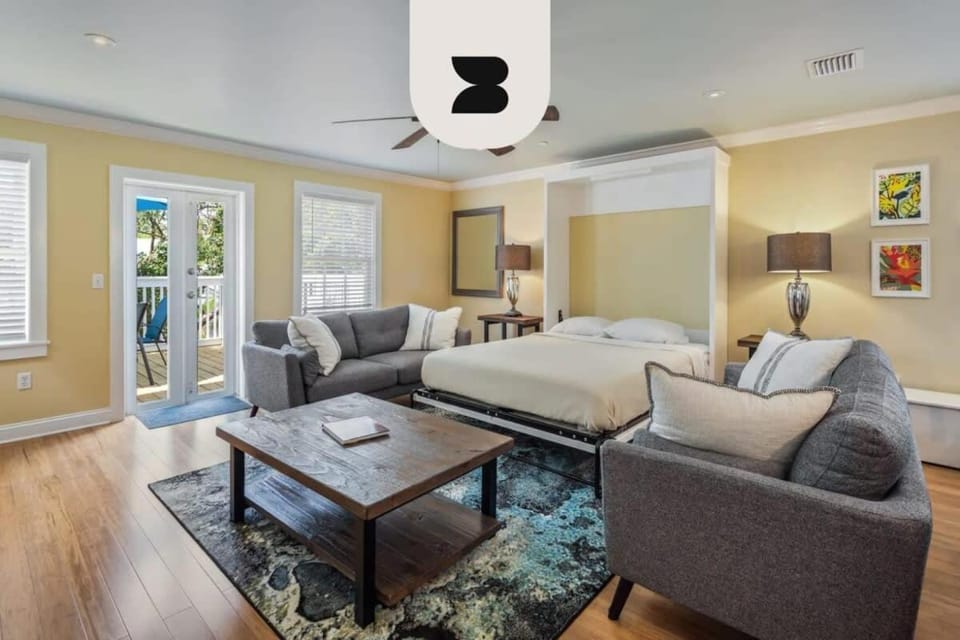 Cloud Suite On Duval Apartment in Key West