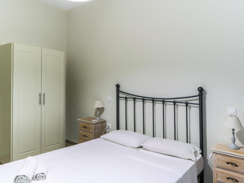 Bed, Bedroom, wardrobe