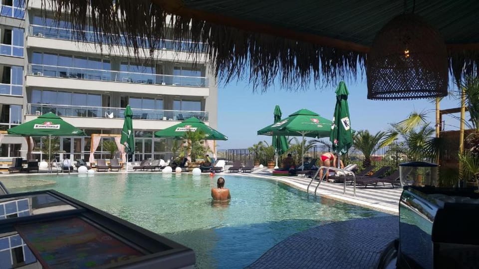 Swimming pool