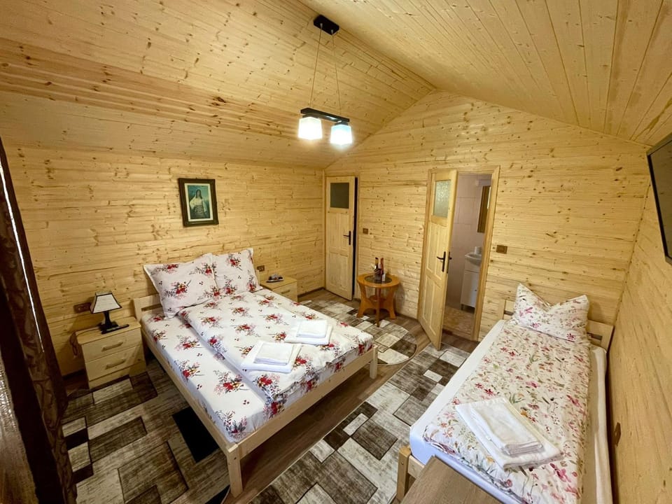 Căsuțele din Retezat Bed and Breakfast in Romania