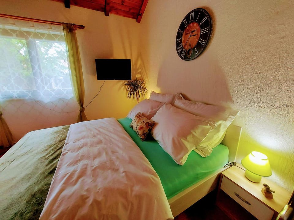 Studio apartman Buteo Apartment in Slovenia