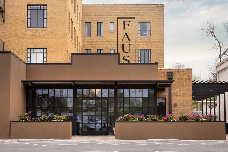 Property building, Facade/entrance