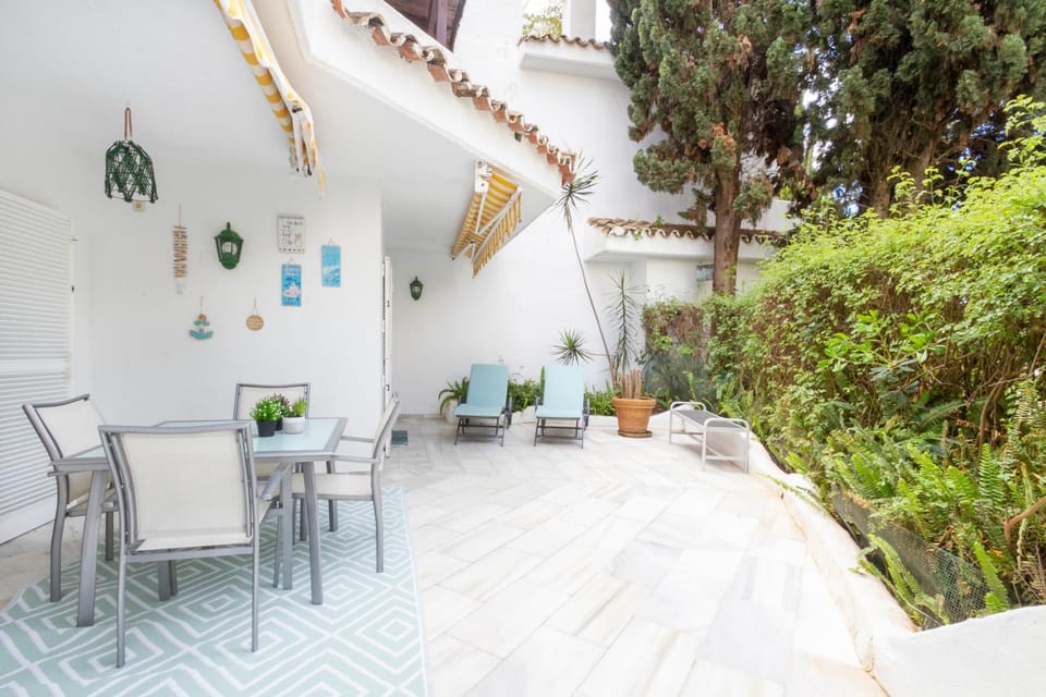 Patio, Day, Balcony/Terrace, Seating area, Dining area