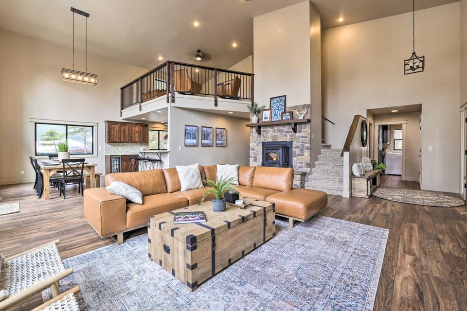 Sled Hill and Hot Tub Access McCall Family Cabin! Cabin in McCall