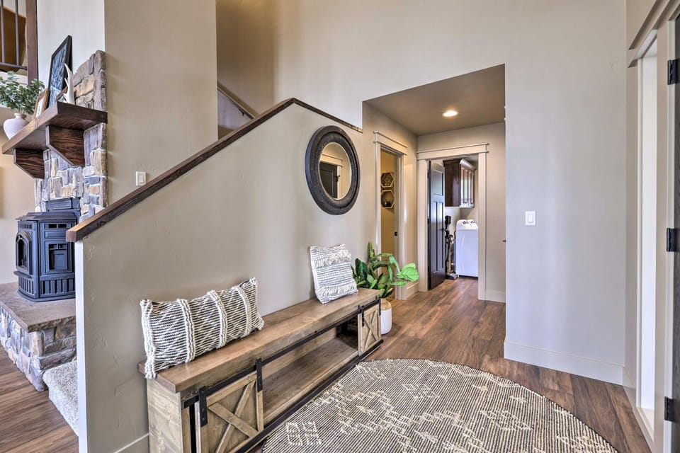 Sled Hill and Hot Tub Access McCall Family Cabin! Cabin in McCall