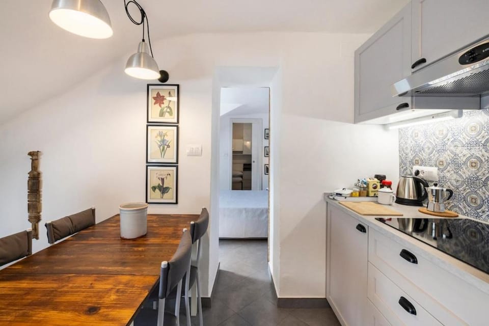 Dining area, kitchen