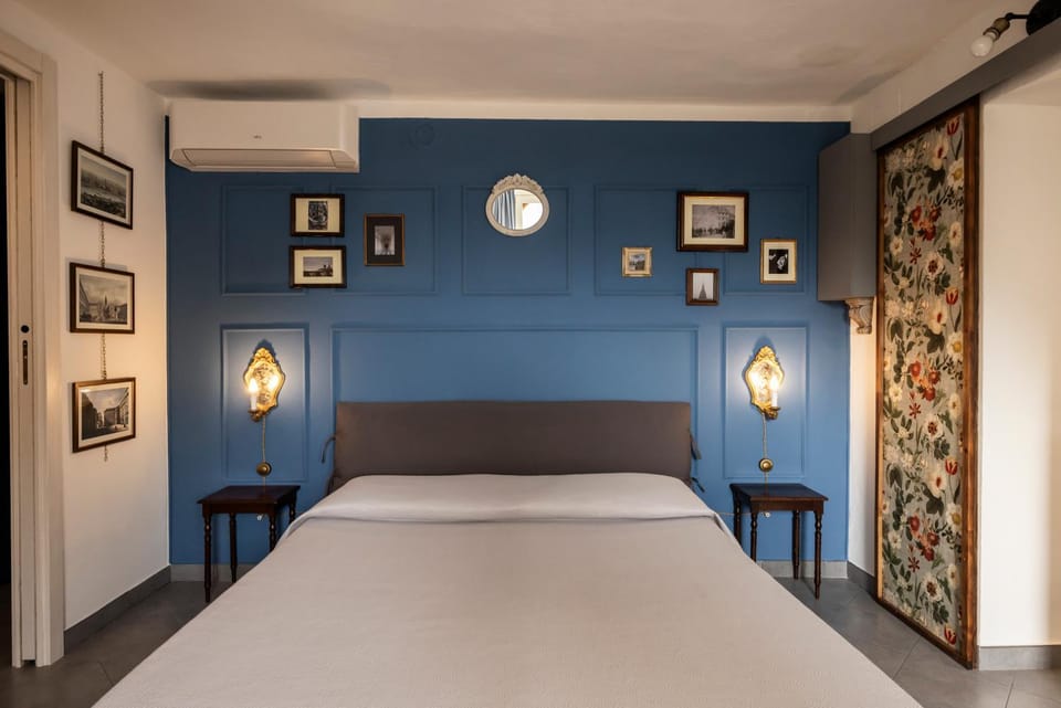 Bed, Bedroom, air conditioner