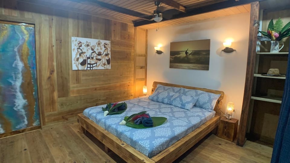 Bed, Photo of the whole room, Bedroom, fireplace, soundproof, towels, wardrobe