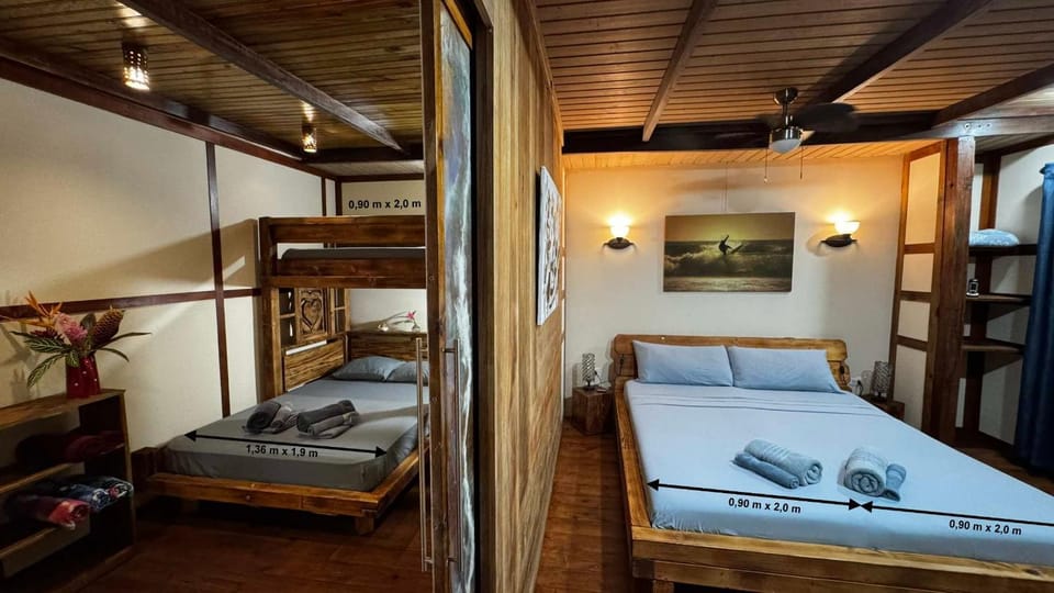 Bed, Photo of the whole room, Bedroom, bunk bed, soundproof, towels