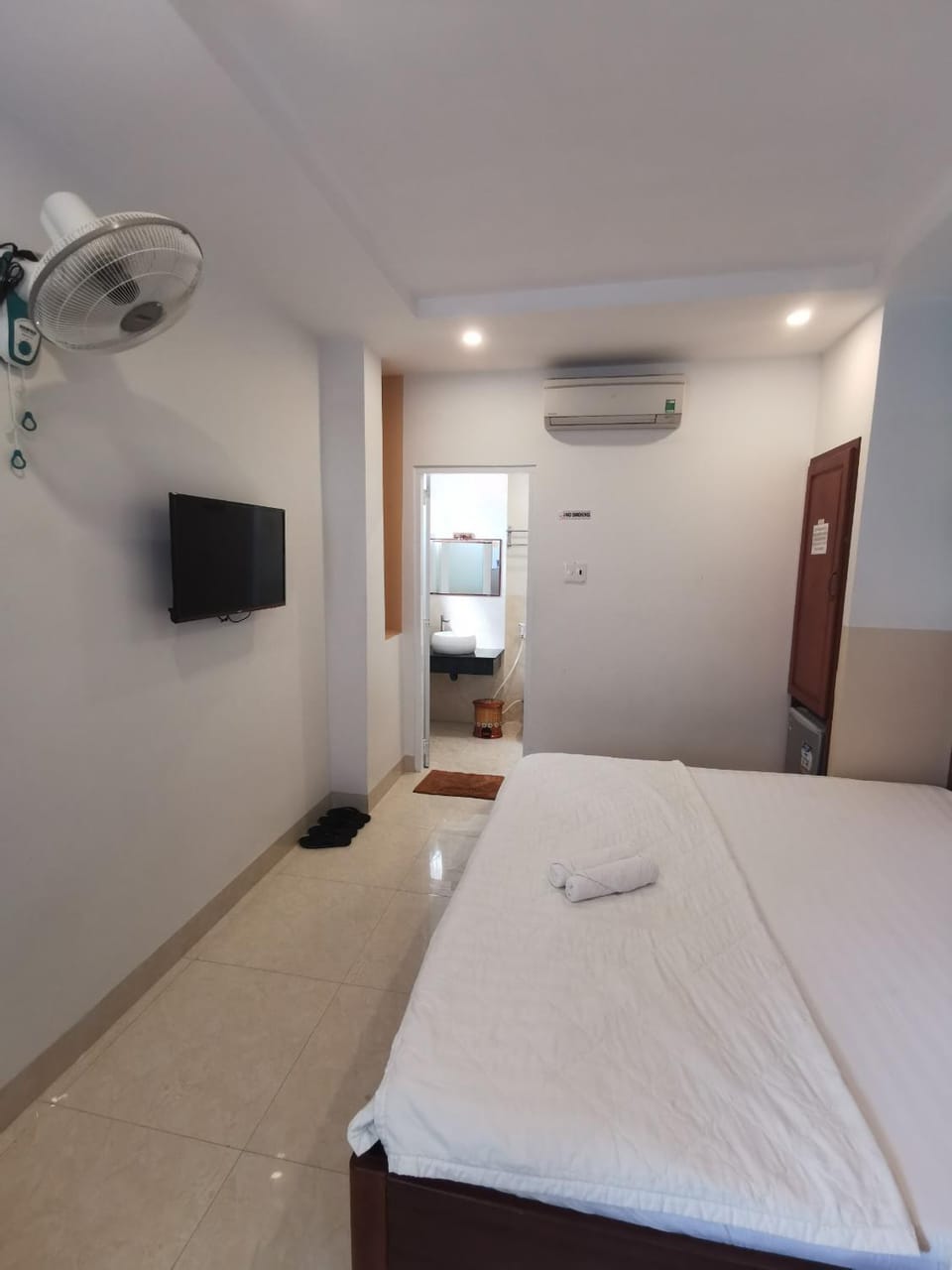 TV and multimedia, Photo of the whole room