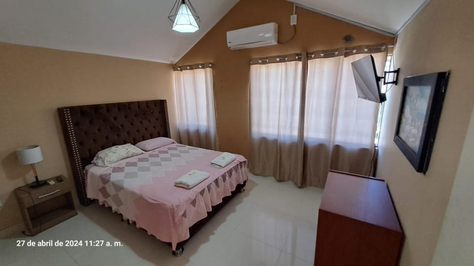 Bed, Bathroom, TV and multimedia, Garden view, Street view, furniture, safe, washing machine, kitchen, air conditioner