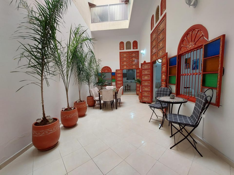 Patio, Sunrise, Sunset, Inner courtyard view