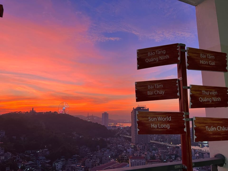 Natural landscape, Logo/Certificate/Sign, Mountain view, Sea view, Sunrise, Sunset