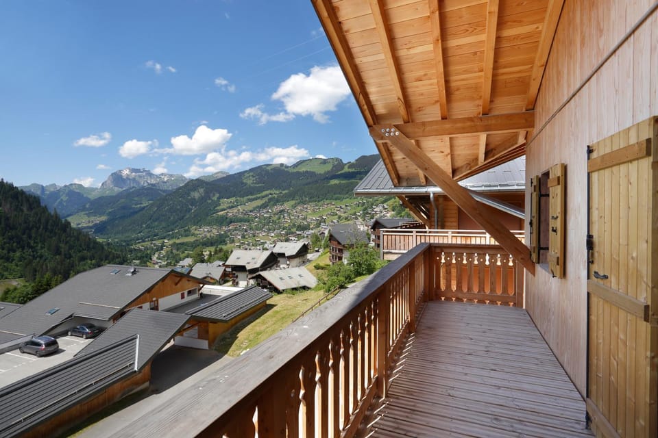 Balcony/Terrace, Mountain view