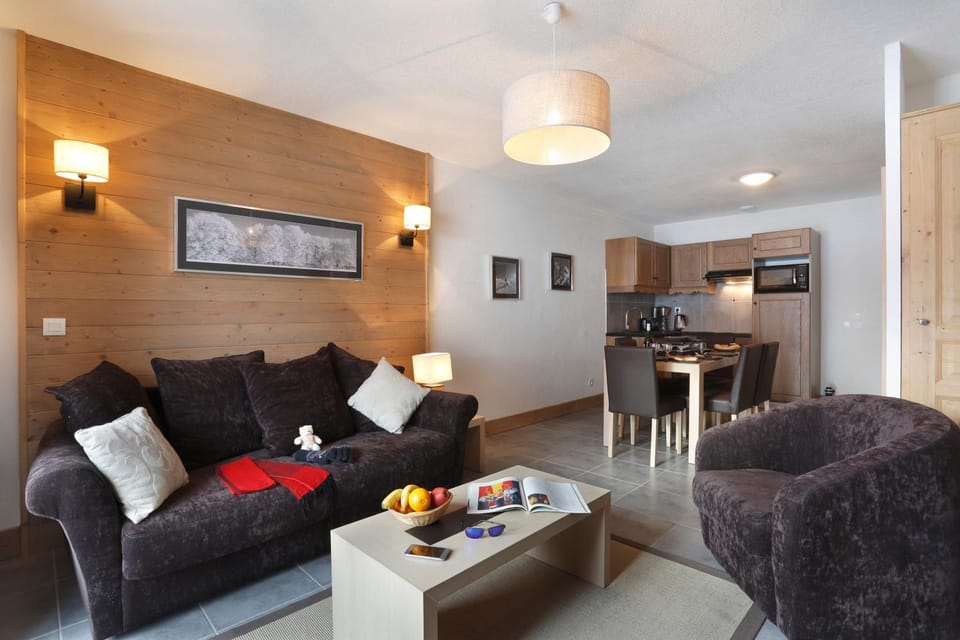 Kitchen or kitchenette, Living room, Dining area