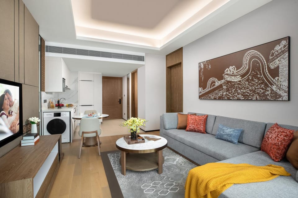 Living room, Dining area