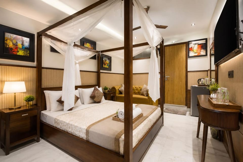 Photo of the whole room, Bedroom