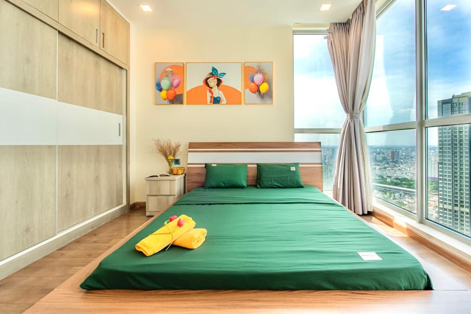 Bed, Photo of the whole room, Bedroom, towels