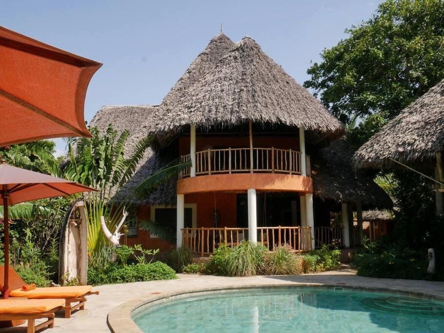 Property building, Swimming pool