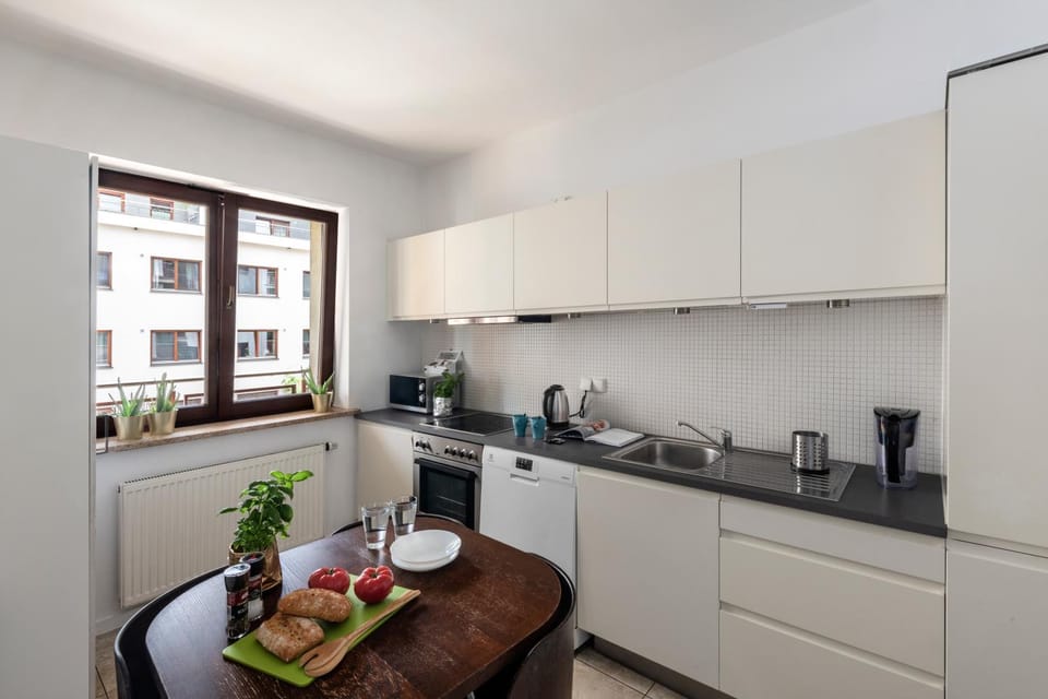Kitchen or kitchenette, Dining area, Communal kitchen