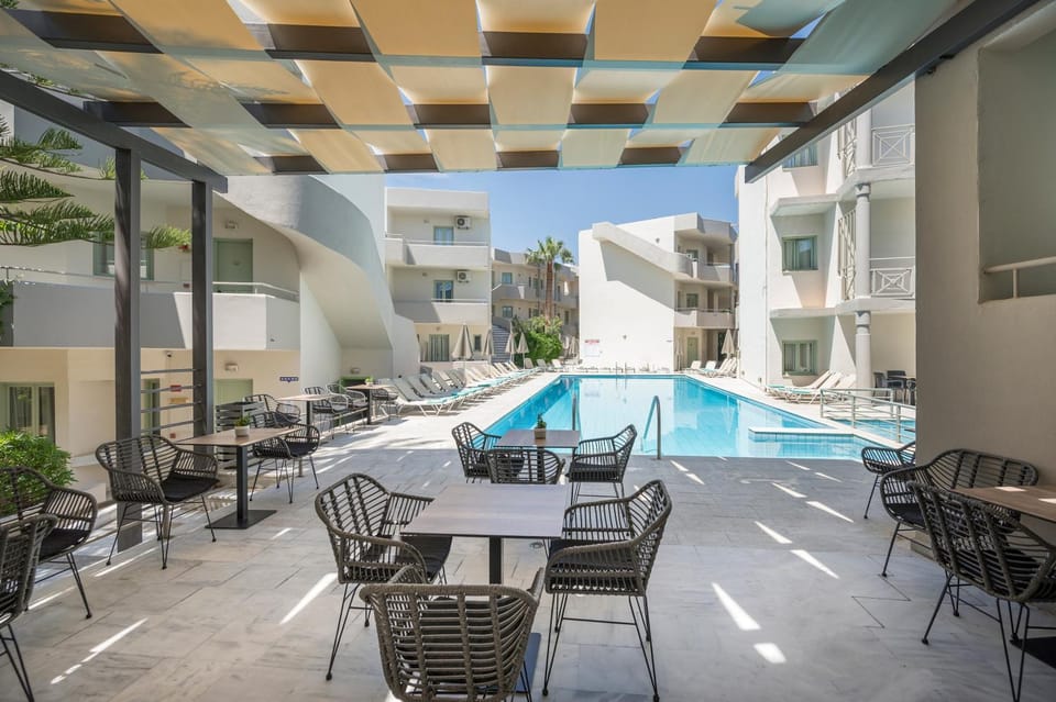 Property building, Swimming pool