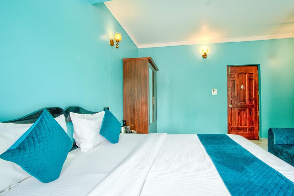 Bed, Photo of the whole room, Bedroom, wardrobe, air conditioner, air conditioner