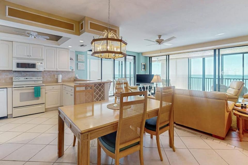 Sea Isles #10D Apartment in Bonita Springs