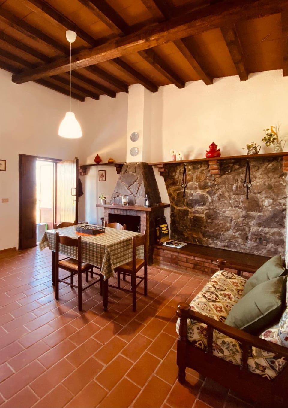 Living room, Seating area, Dining area, flat iron