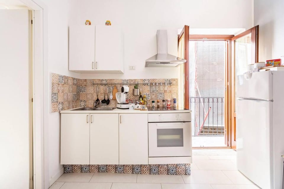 Food close-up, Balcony/Terrace, Kitchen or kitchenette, oven