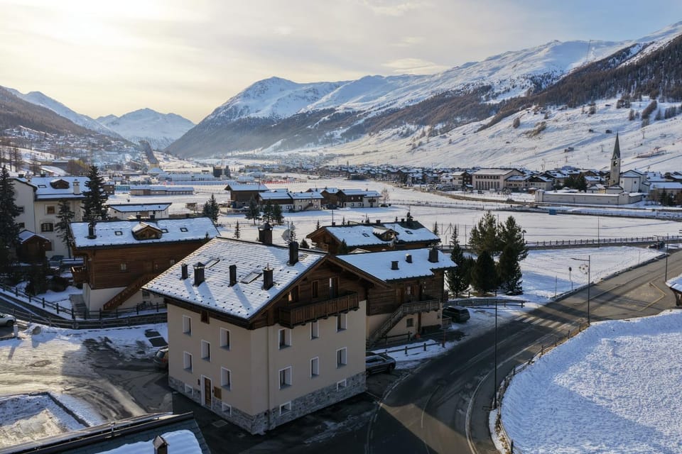Property building, Neighbourhood, Bird's eye view