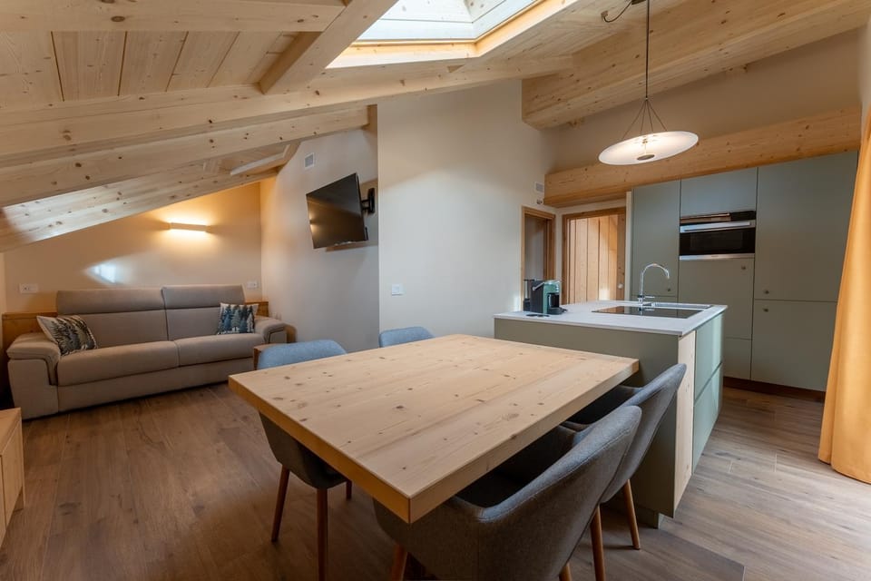 Kitchen or kitchenette, Living room, Dining area