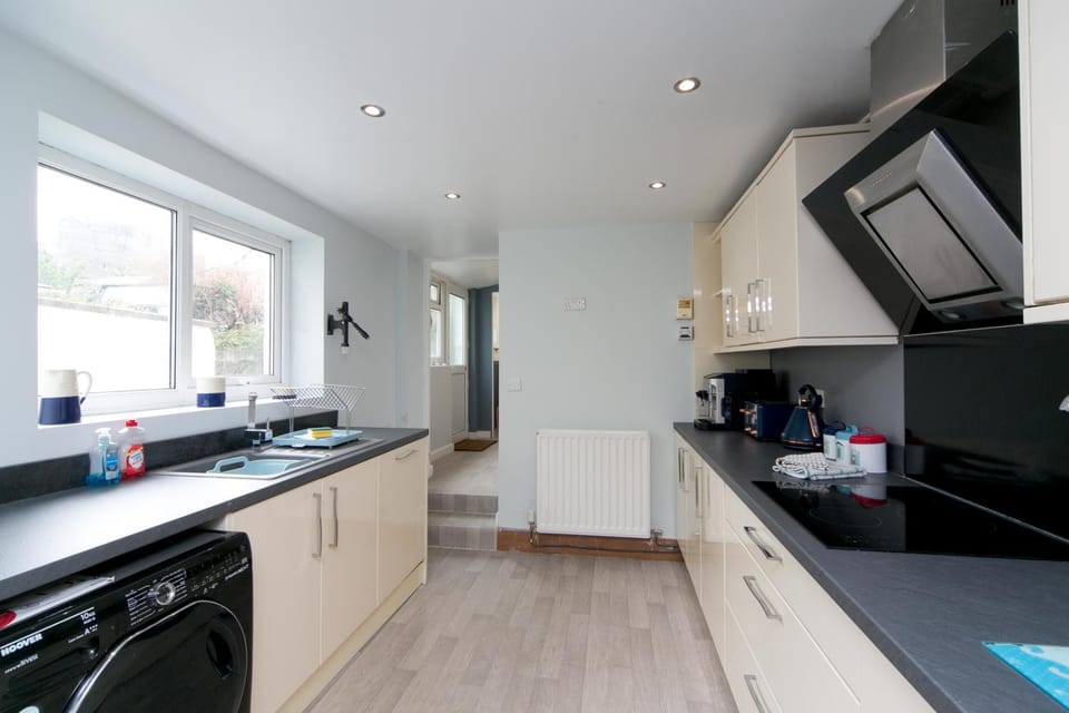 6 Afallon, Beachside holiday house House in Criccieth