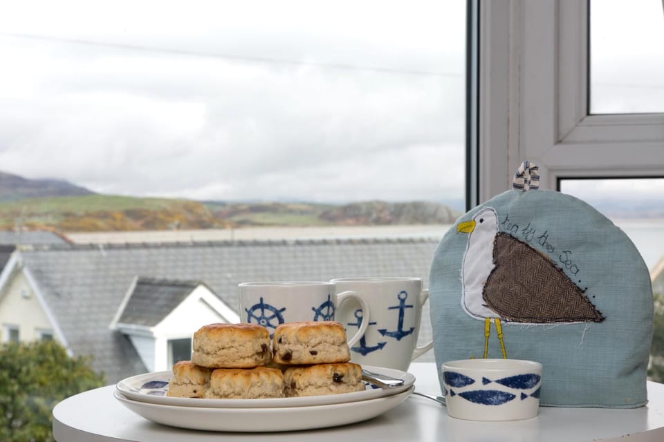 6 Afallon, Beachside holiday house House in Criccieth