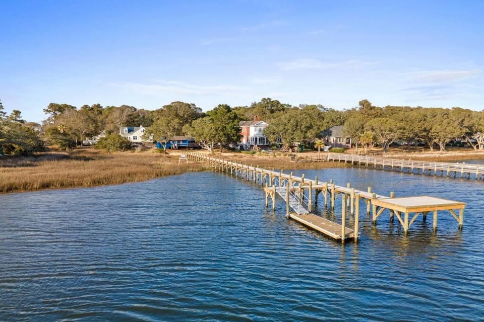 Dolphin Cove - Whole WATERFRONT House with Dock House in Ocean Isle Beach