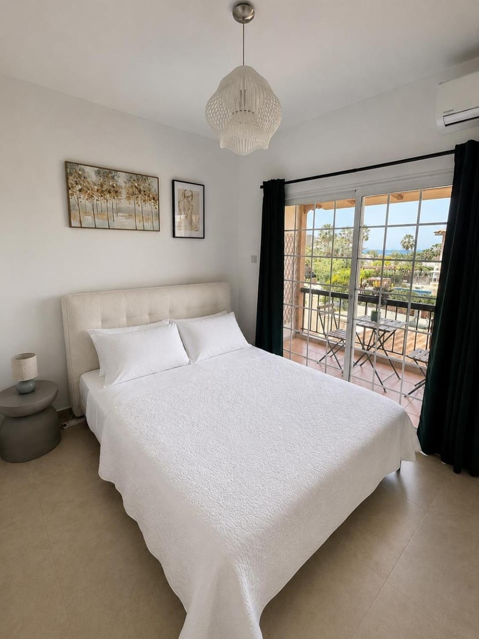 Coral Bay Seaview Apartment by Aria-Walk to Beach House in Peyia