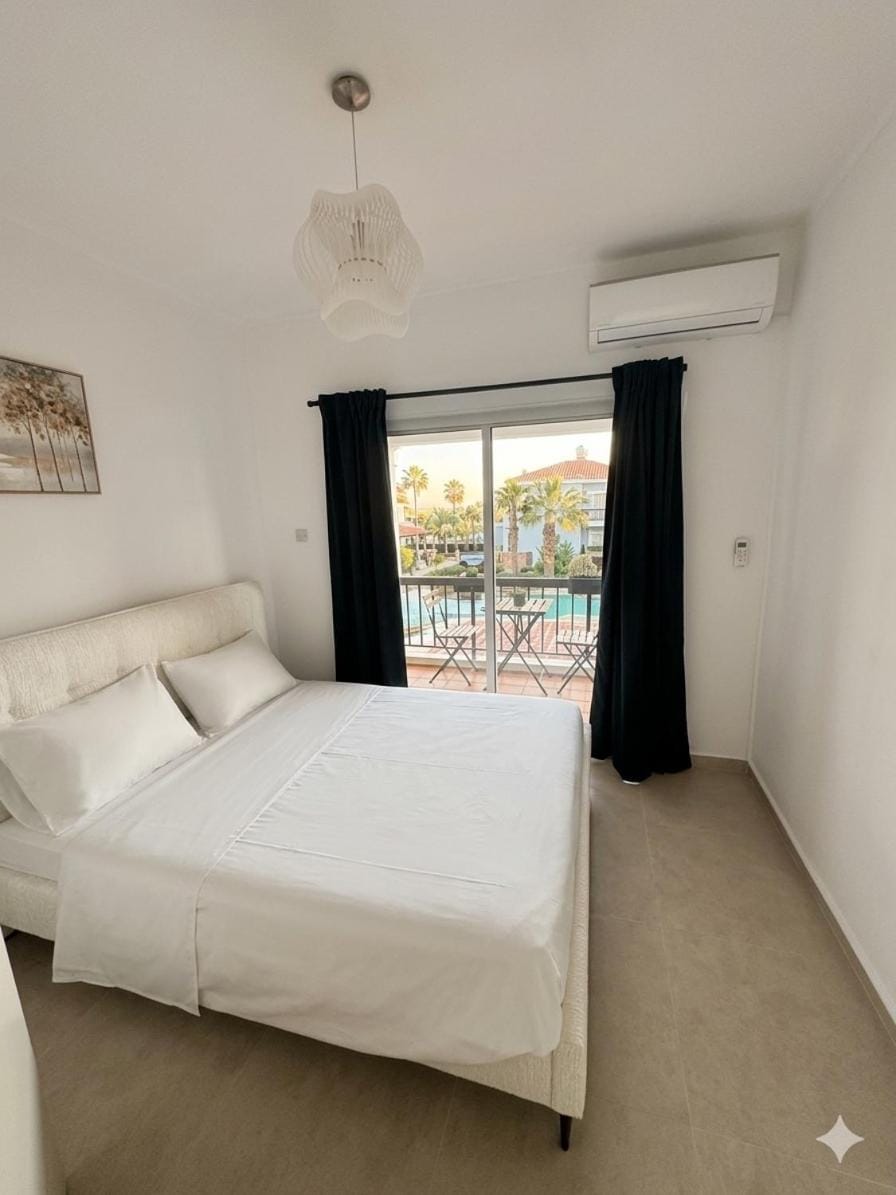 Coral Bay Seaview Apartment by Aria-Walk to Beach House in Peyia