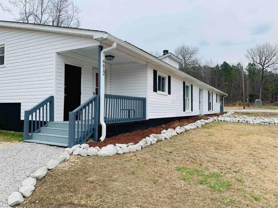 Mountain Vibes at Hidden Pond Lodge - 3beds/2bth House in North Carolina