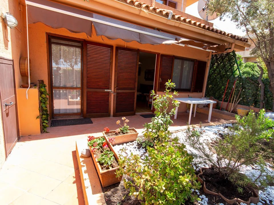 Patio, Facade/entrance