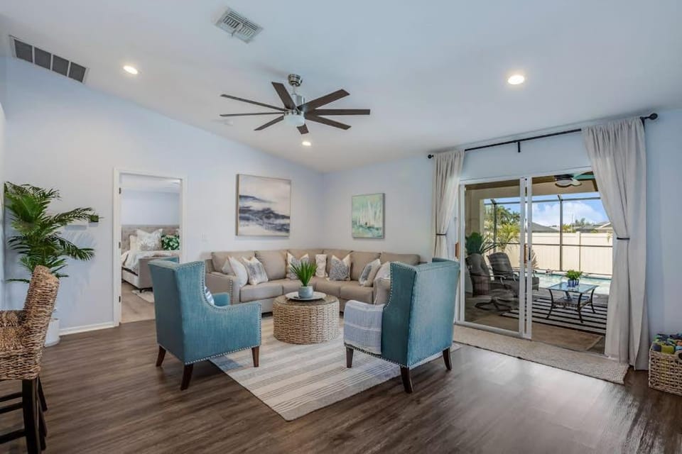 Blue Chair Villa House in Cape Coral