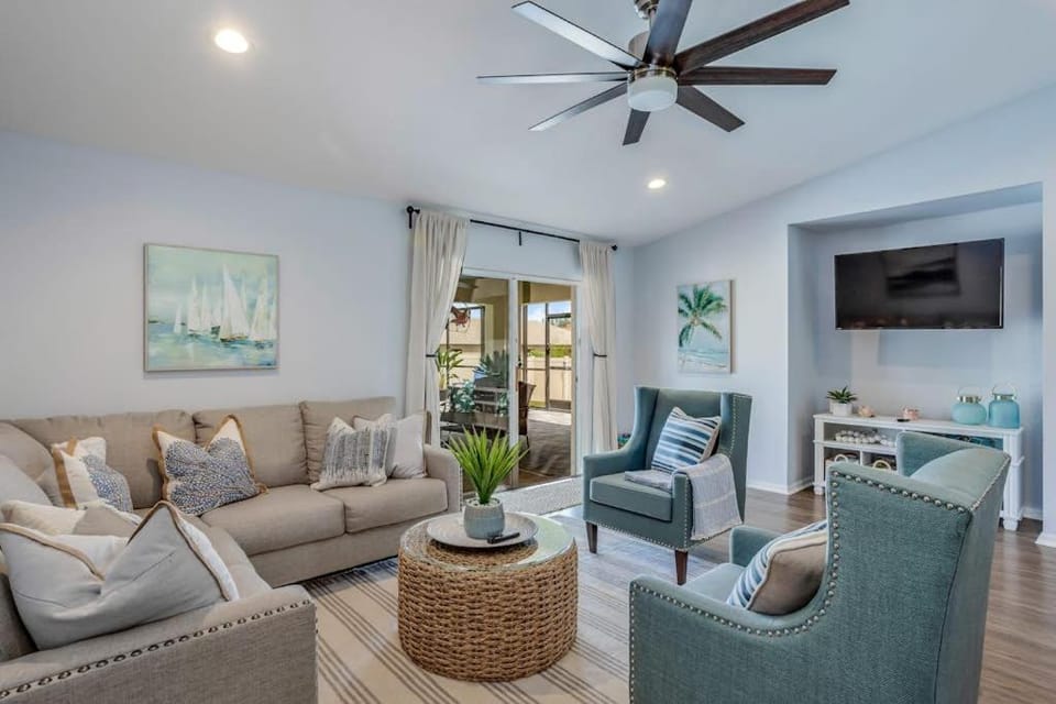 Blue Chair Villa House in Cape Coral
