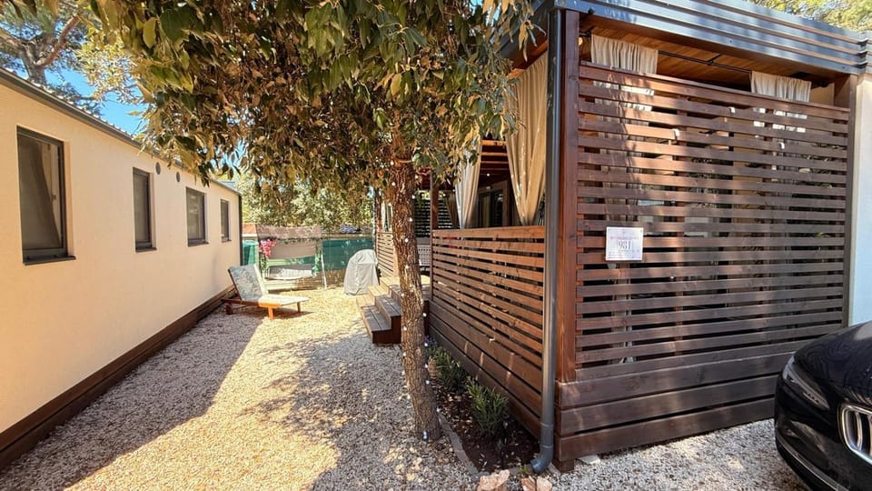 Iris Holiday Homes Campground/ 
RV Resort in Biograd na Moru