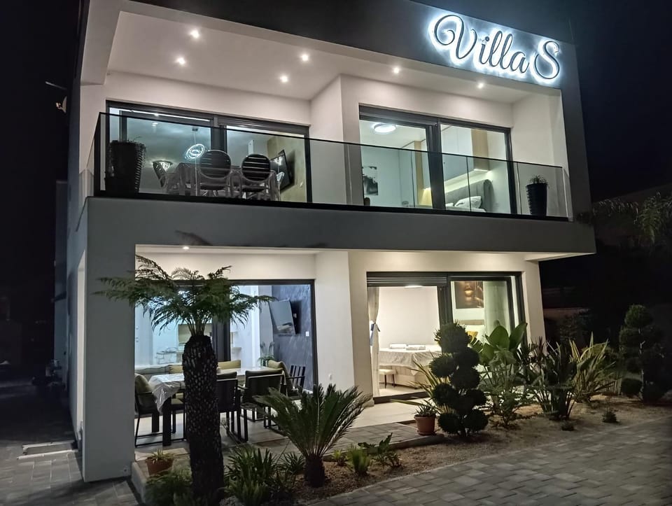 Property building, Night
