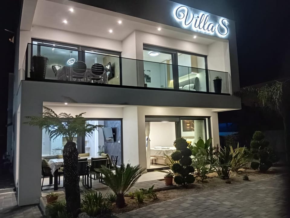 Property building, Night