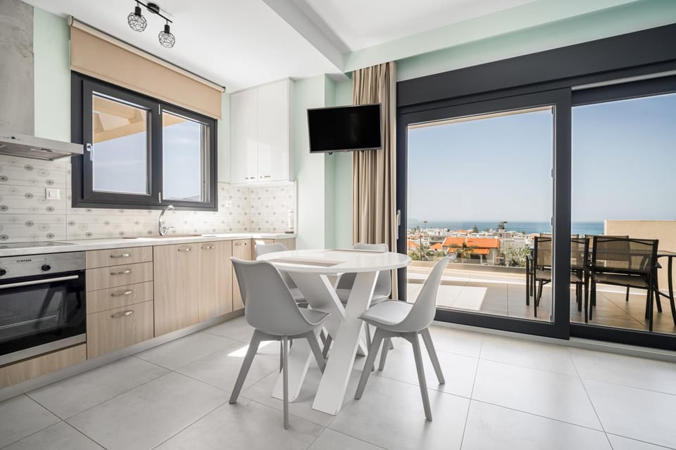 Dining area, Sea view, kitchen