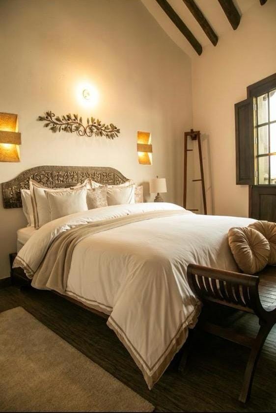 Bed, Photo of the whole room, Bedroom