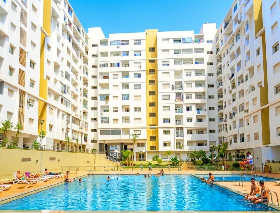 Pool view, Swimming pool, sunbed, sunbed