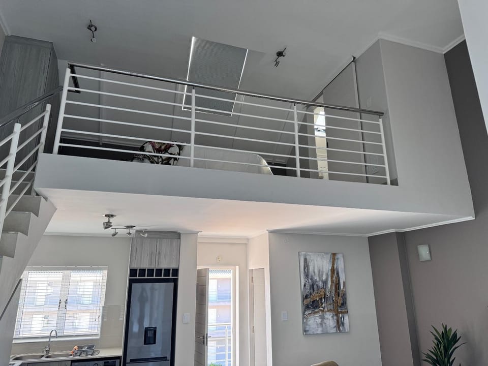 Beautifully furnished loft apartment in central Durbanville Apartment in Cape Town