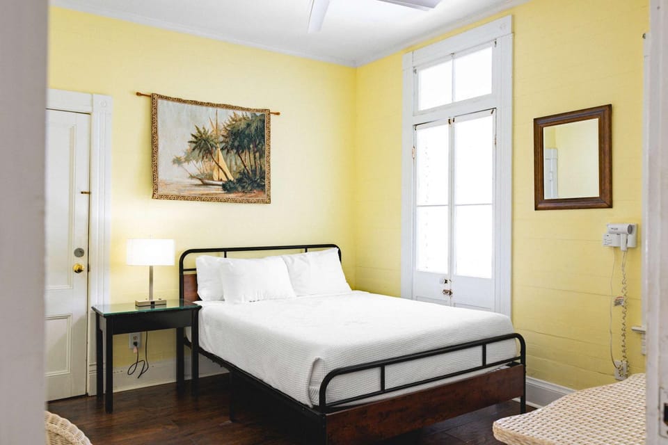 Curry House - Rooms 3 & 4 Apartment hotel in Key West