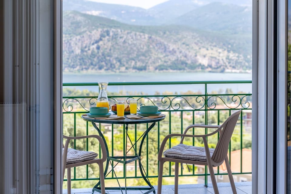 Apaggio di Argostoli Apartments - private parking & sea view Apartment in Argostolion